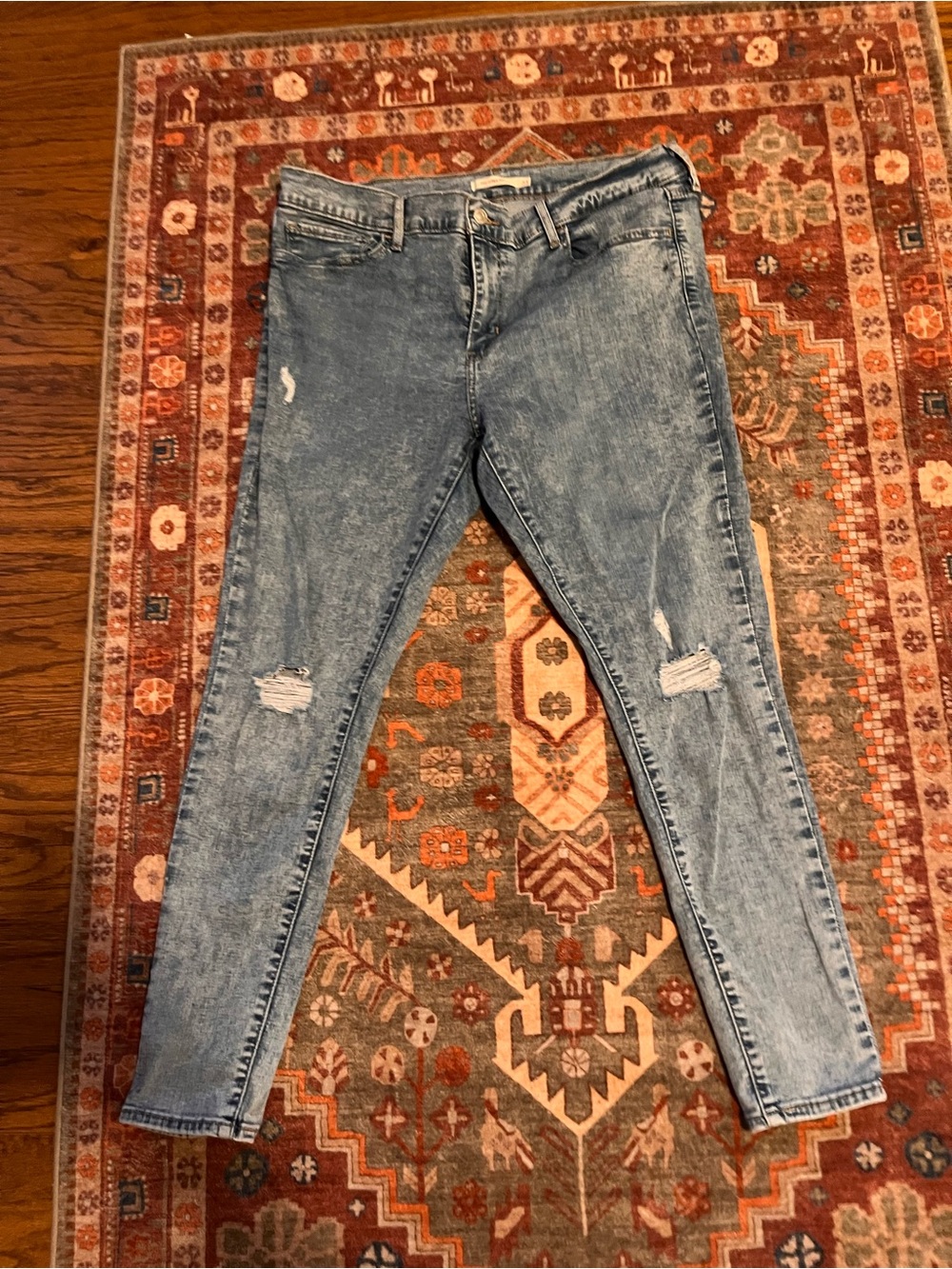 Levis Light Blue Distressed Women's Skinny Jeans